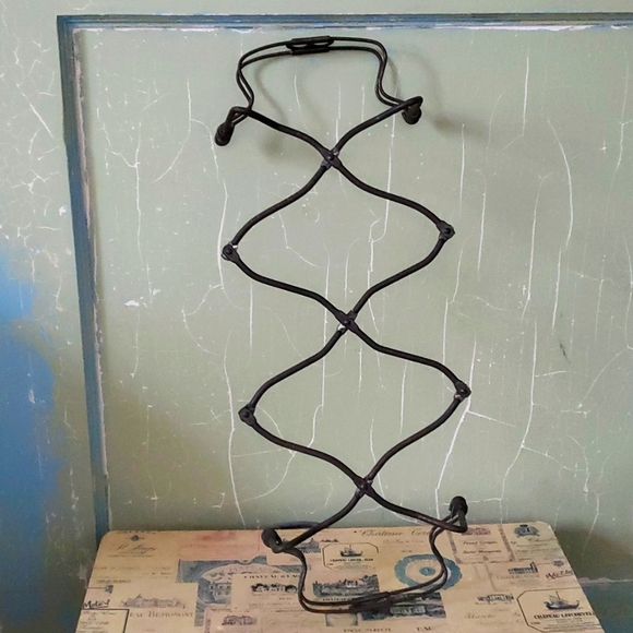 Vintage Casserole Dish Trivet Expandable Holder - Picture 4 of 9